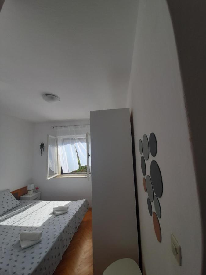 Giovanna - Spacious Lovely Apartment Supetar Kültér fotó