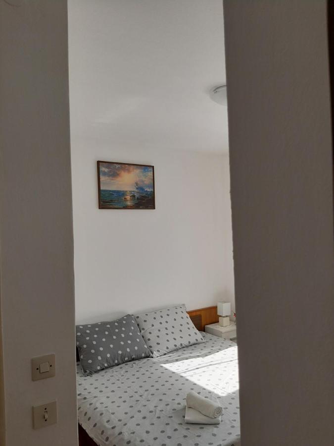 Giovanna - Spacious Lovely Apartment Supetar Kültér fotó